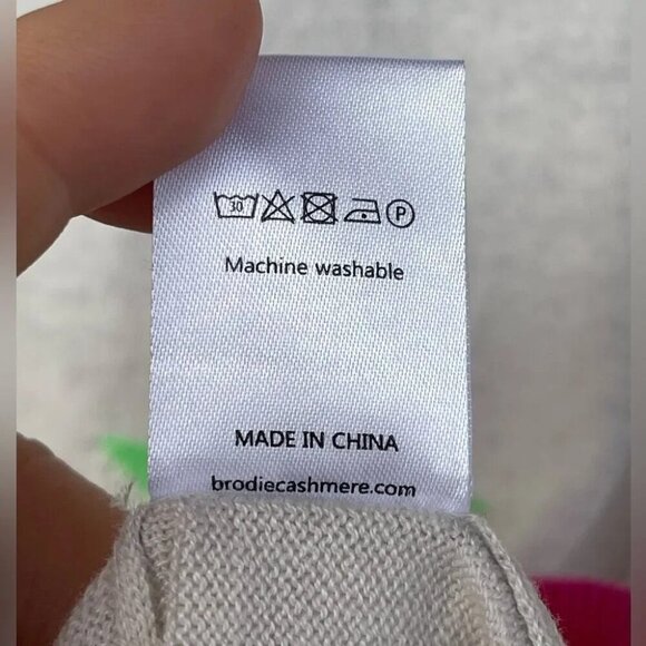 Wispr by Brodie Summer Star Sweater medium - Picture 5 of 7